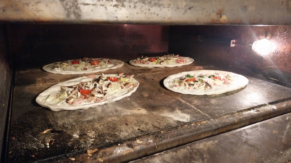 Flammkuchen Backtag in der Heimatstube Ahlum